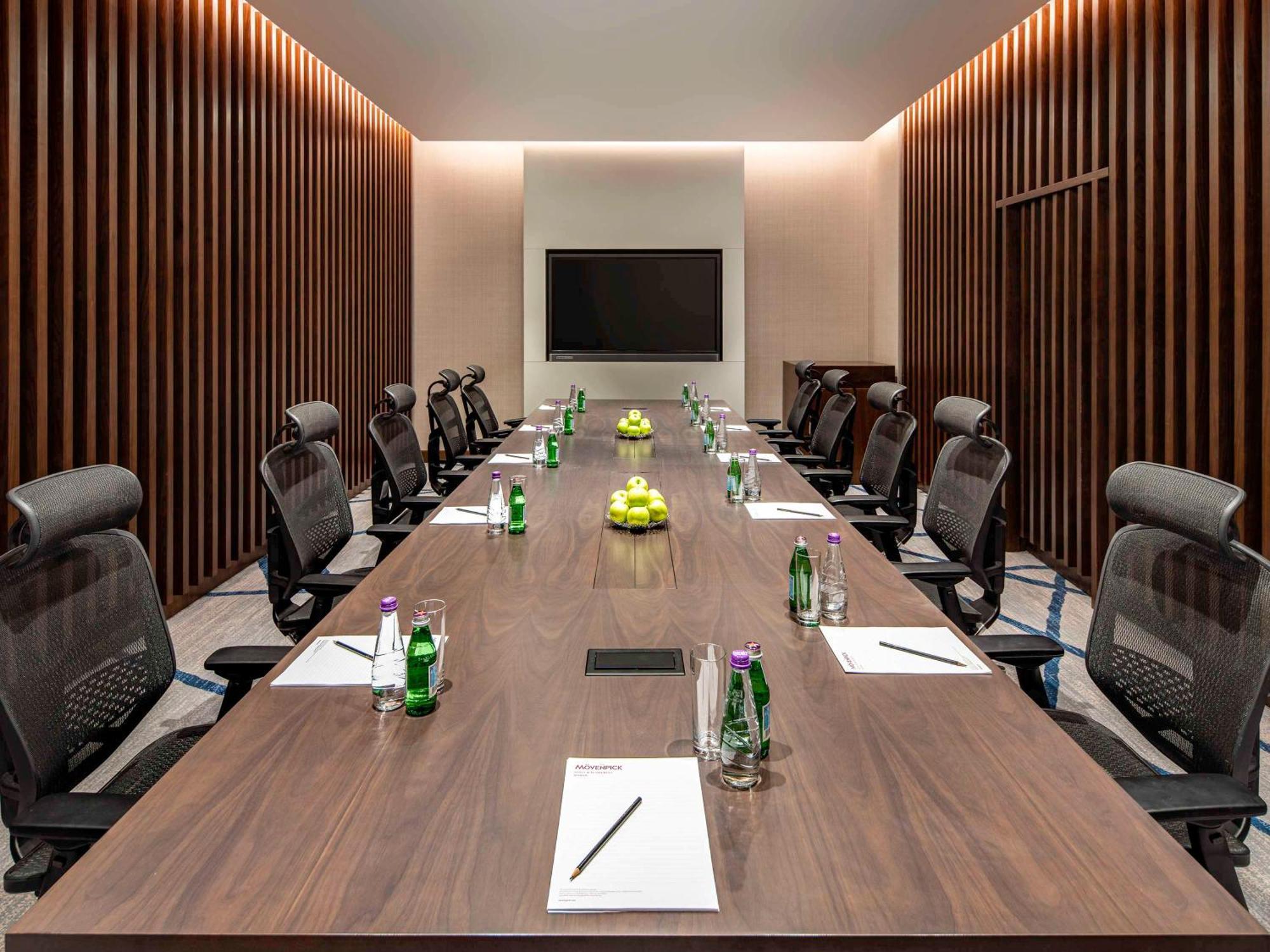 होटल Movenpick And Residences 5*